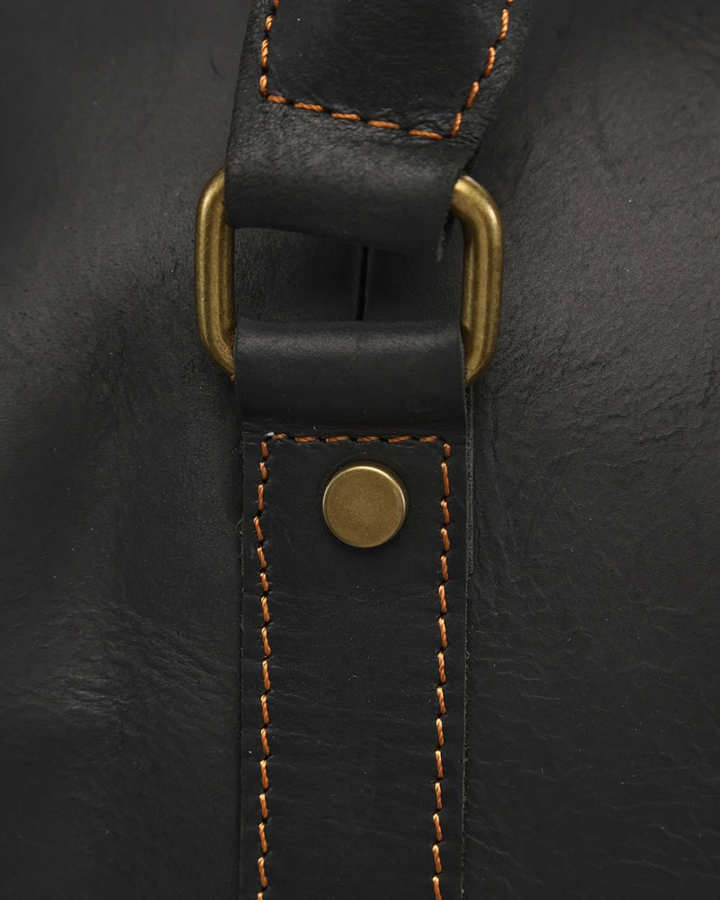 Montague Leren Duffle