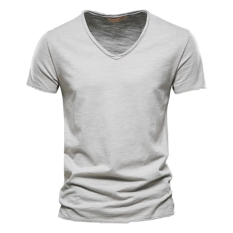 Dennis™ | Zomershirt met V-hals (1+1 Gratis)